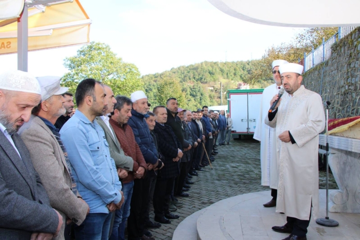 Amasya İl Müftüsü Durmuş Ayvaz’dan babasına son görev