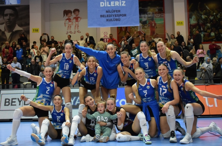 Bursa Nilüfer Belediyespor voleybol takımından galibiyet