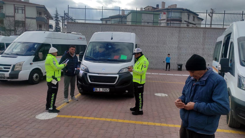 Emniyet Müdürlüğü, Trafik Büro Amirliği, öğrenci servislerini denetledi