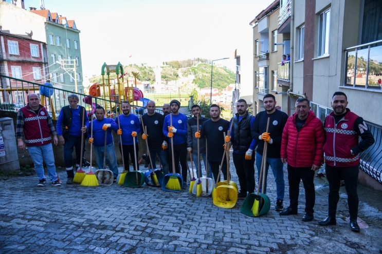 Giresun Belediyesi Mahallelere Mıntıka Temizliği Yapıyor