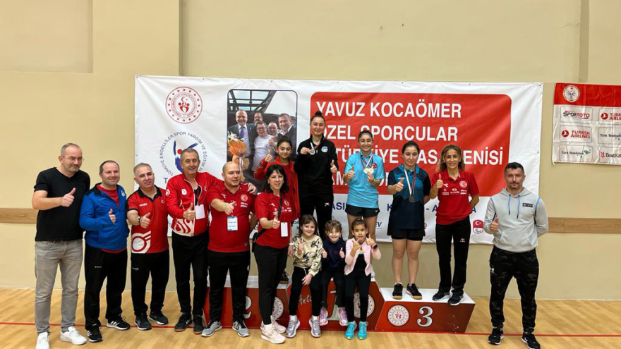 Sakarya Belediyesi’nin özel sporcularından derece