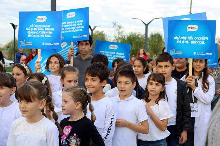 SGM, dünyadaki tüm savaş mağduru çocuklar için program gerçekleştirdi