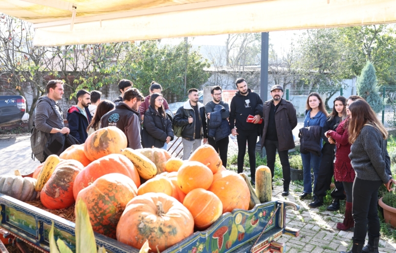 Üniversite öğrencilerine BUÜ’den kompost eğitimi