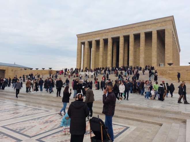 Anıtkabir’e yılın son günü ziyaretçi akını