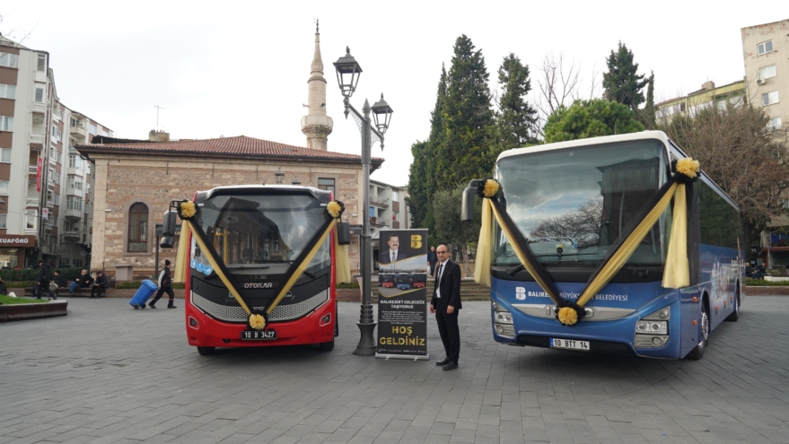 Büyükşehir yeni toplu taşıma araçlarını görücüye çıkardı