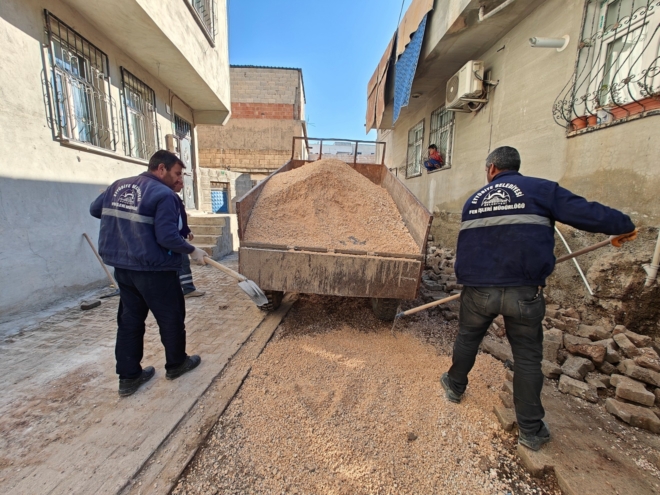 Eyyübiye Belediyesi yol çalışmalarına devam ediyor