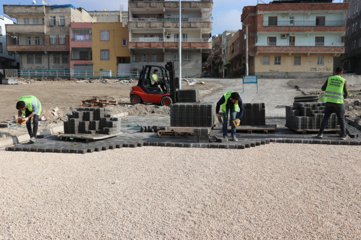 Haliliye Belediyesi üstyapı çalışmalarına devam ediyor