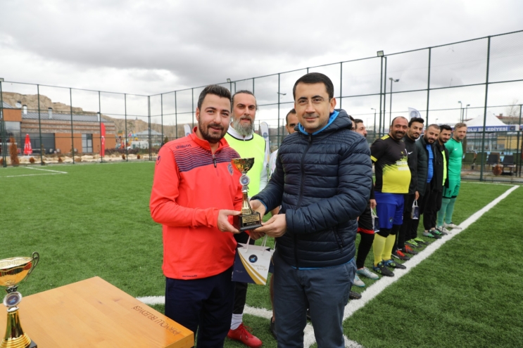 İpekyolu Belediyesi’nin birimler arası futbol turnuvasında final coşkusu yaşandı