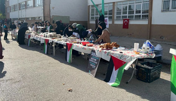 Kız Anadolu İmam Hatip lisesinden Filistin’e destek kermesi