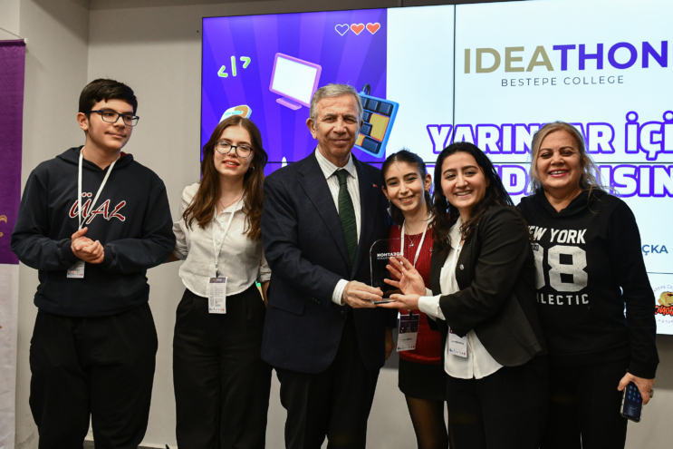 Mansur Yavaş, IDEATHON’da gençlerle bir araya geldi