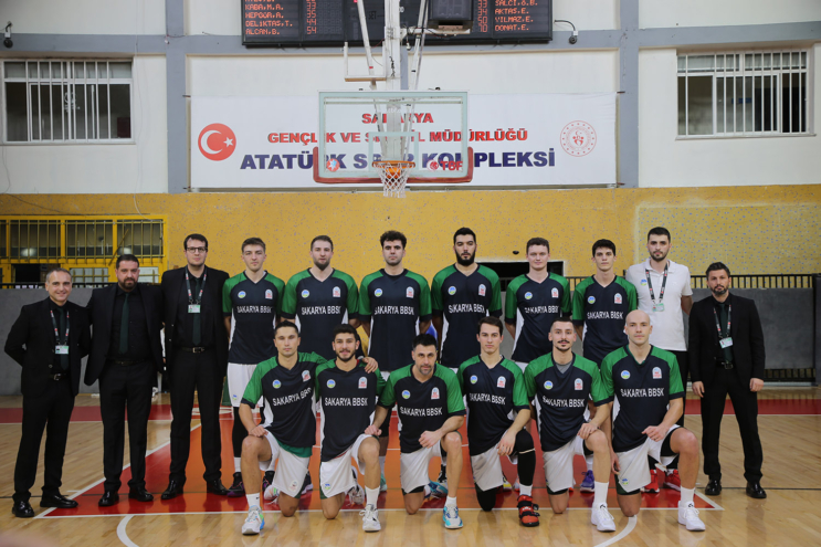 Sakarya Büyükşehir Belediye Basketbol Takımı ilk yarının son  maçına İstanbul’da çıkıyor