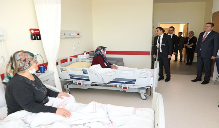 Vali Öksüz, Burdur Devlet Hastanesi’nde incelemede bulundu