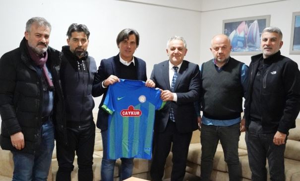 A Milli Takım Teknik Direktörü Montella Ç. Rizespor’u ziyaret etti