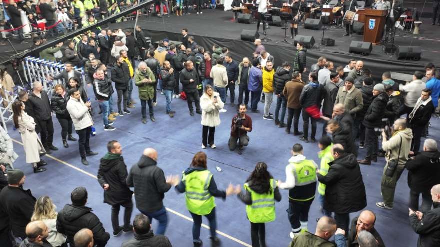 Ankara Büyükşehir Belediyesi’nde davullu zurnalı kutlama