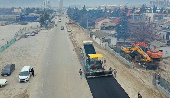 Bozanönü yolu genişletildi, sanayi sitesi yolu düzenleniyor