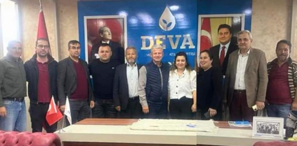 Deva Partisi Serik ilçe başkan ve yönetimi istifa etti