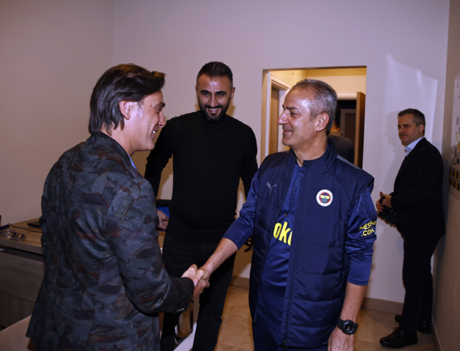 Montella, Fenerbahçe Can Bartu Tesisleri’ni Ziyaret Etti