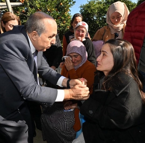 Muğla Büyükşehir Belediye Başkan adayı Aydın Ayaydın, yaralı askerin ailesine ziyaret