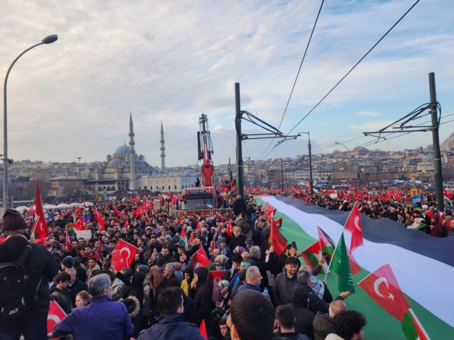 “Şehitlerimize rahmet, Filistin’e destek” yürüyüşü gerçekleşti