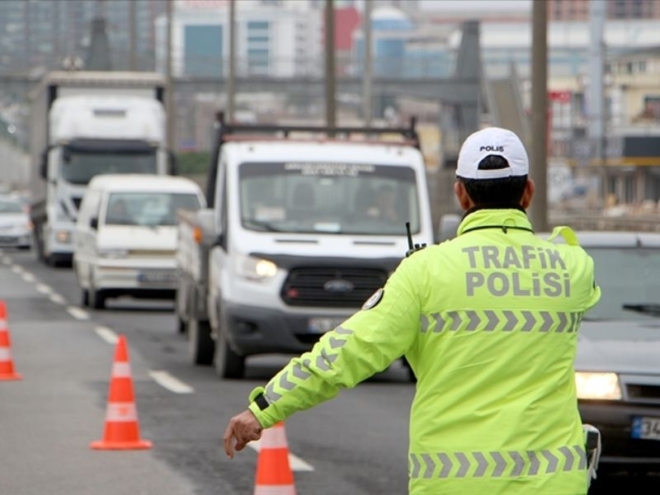 Trafik Para Cezalarının İndirimli Ödeme Süresi Bir Aya Uzatıldı