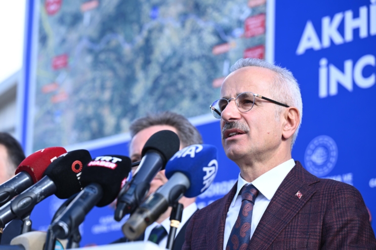 Uraloğlu: Akhisar-Gördes Yolu’nu 2025’te hizmete açacağız