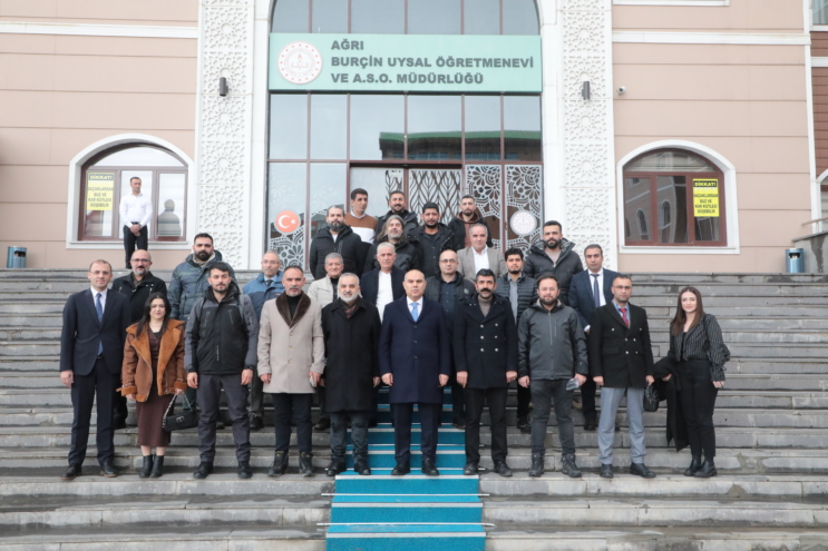 Vali Koç, basın kuruluşu temsilcileri ile bir araya geldi.