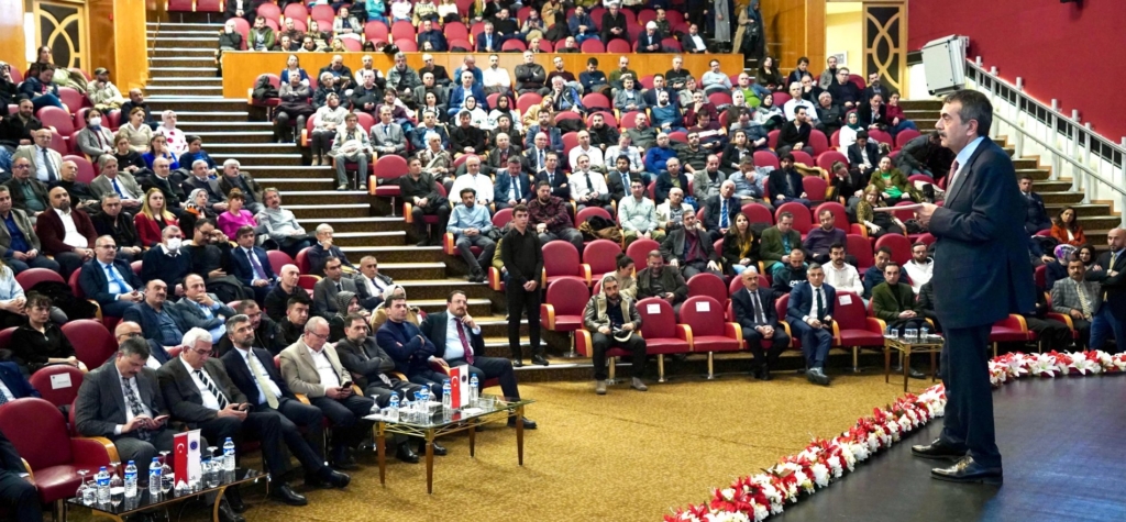 Bakan Tekin, Erzurum’da Maarif Buluşmaları’na katıldı