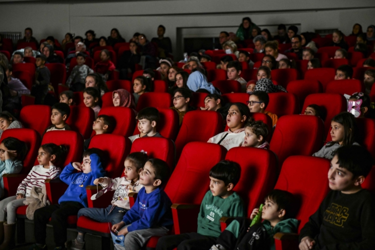 Başkent’in Beş Ayazı tiyatro oyunu Başkentli miniklerle buluştu