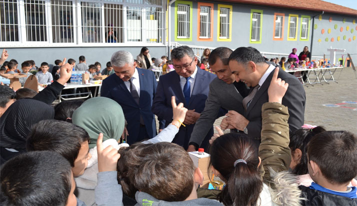 Eğirdir Belediyesi’nin sıfır atık projesi miniklere örnek oldu