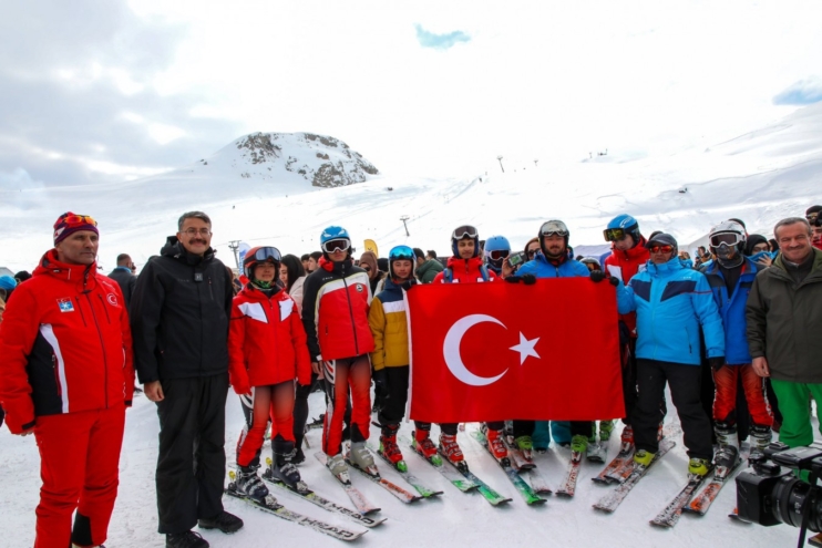 Hakkari’de Kar Festivali heyecanı || Miahaber