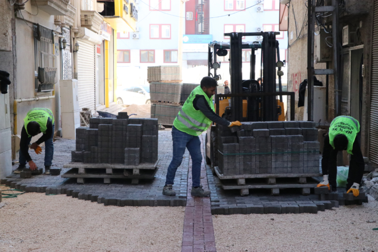 Haliliye’de üstyapı çalışmaları yolların konforunu artırıyor