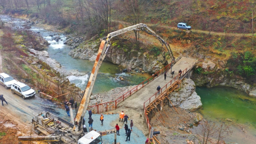 ORDU BÜYÜKŞEHİR, 3 MAHALLENİN KÖPRÜ HASRETİNE SON VERDİ