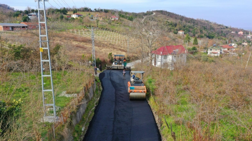 Perşembe’de yol yatırımları sürüyor 