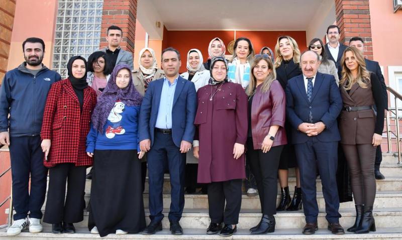 Vali Eşi Yazıcı “Engelli Birey Yoktur Sadece Yoluna Çıkan Engeller Vardır”