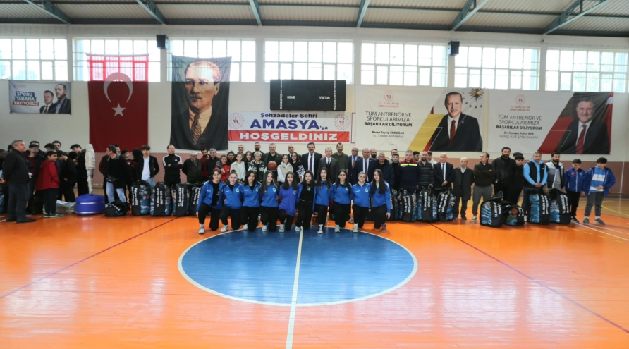 Amasya Valiliği’nden amatör spor kulüplerine 415 Bin liralık destek