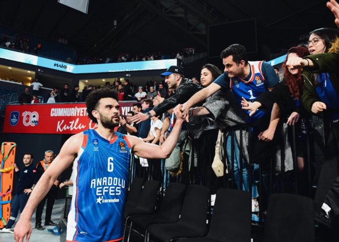 Anadolu Efes, Baskonia’nın konuğu