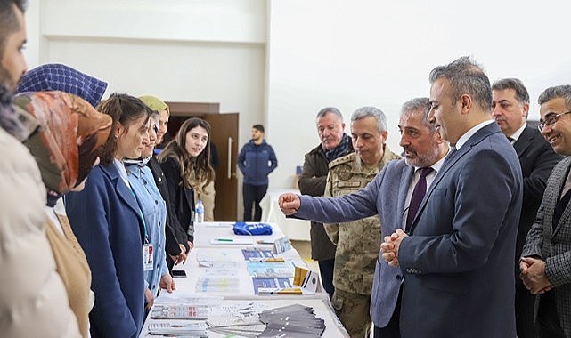 ARÜ’de “Bağımlı olma özgür ol” paneli