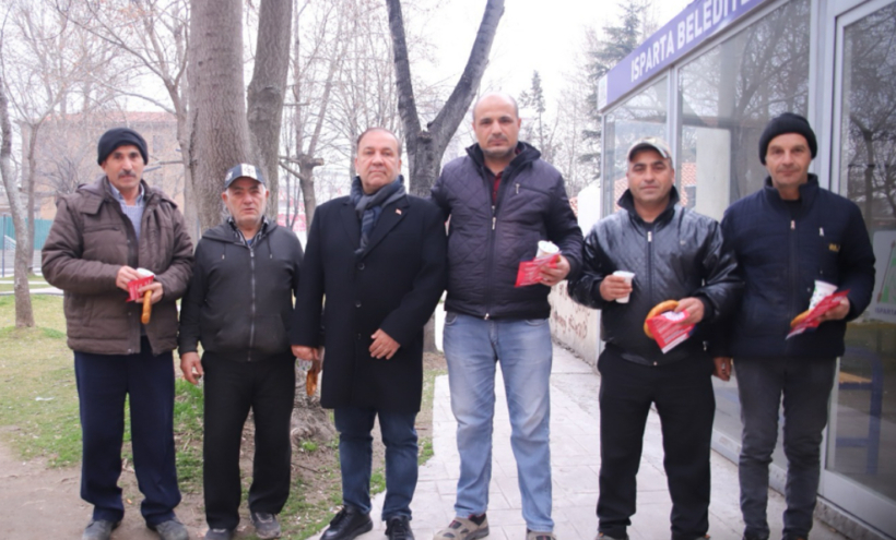 Atakan Yazgan, otobüs durakları ve otogar esnafını ziyaret ederek halkla buluştu