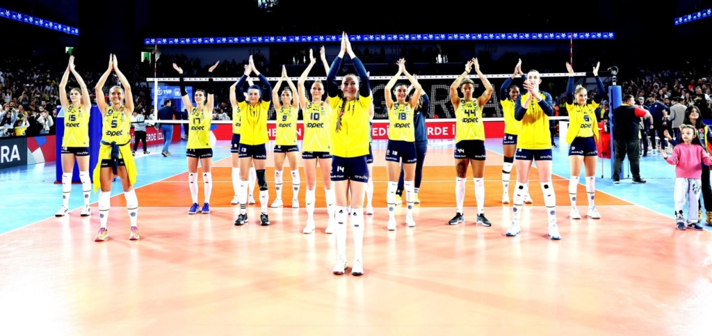 Bakan Bak, Fenerbahçe Kadın Voleybol Takımı’nı tebrik etti