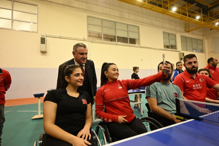 Hepimizin görevi Türk sporunu Avrupa’nın ve dünyanın zirvesine çıkarmak