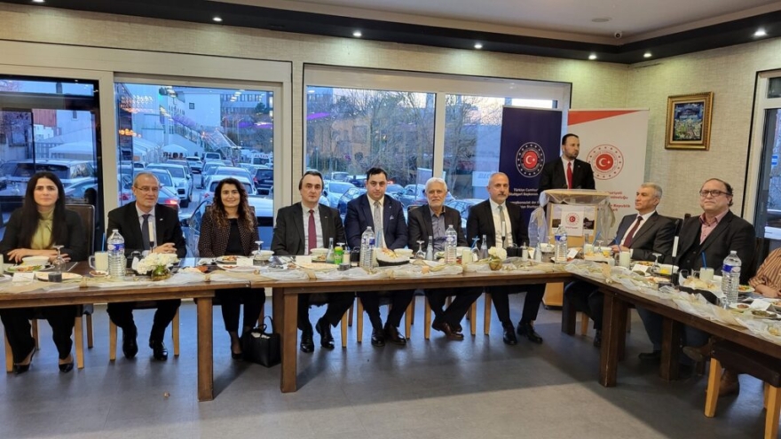 Stuttgart Başkonsolosluğu Türk Toplumu Temsilcilerine iftar verdi