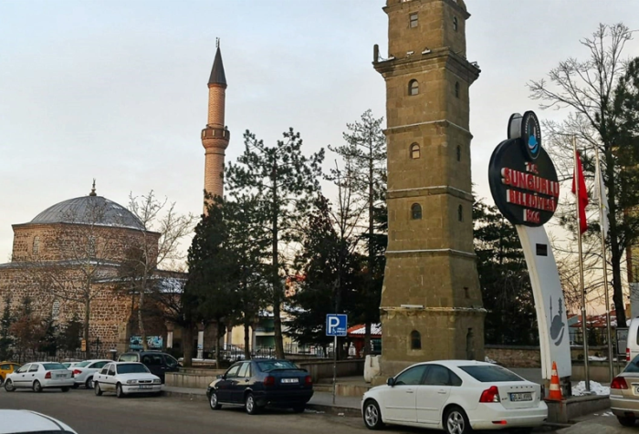 Sungurlu’da ezan erken okundu; vatandaşlar tepki gösterdi