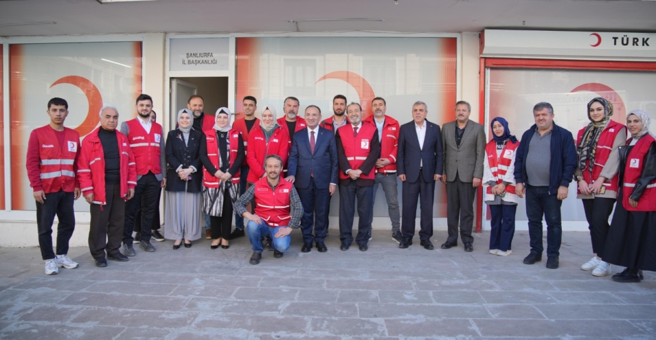 TBMM Başkanvekili Bozdağ ve Başkan Beyazgül’den Kızılay Şanlıurfa Şubesine ziyaret