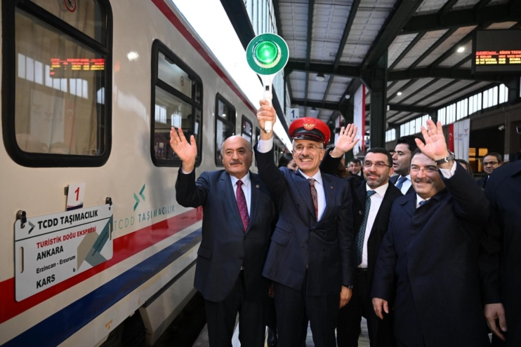 Uraloğlu: ‘Ankara-Diyarbakır’ ve ‘Ankara-Tatvan’ arasında iki yeni turistik tren hatlarda olacak