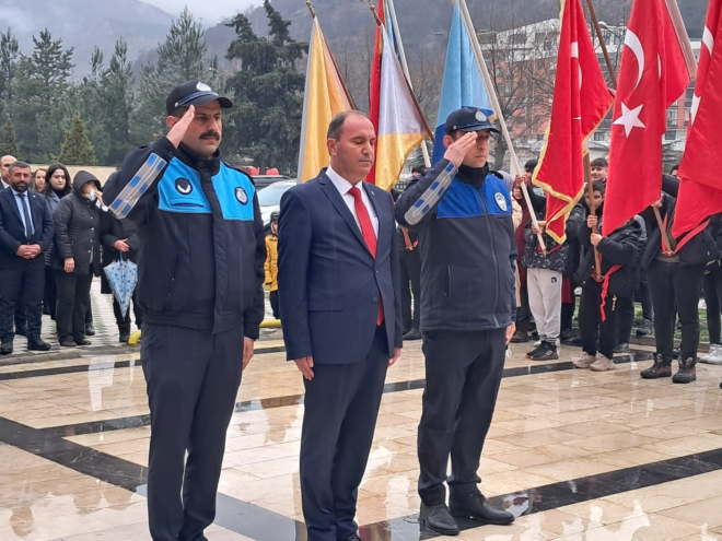 Uzuntaş adaylık başvuru formunu teslim etti