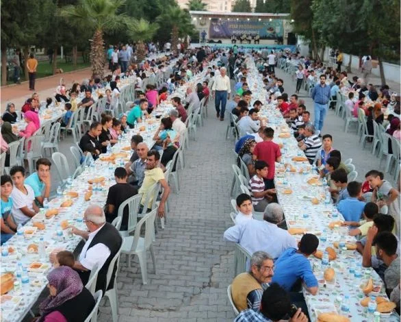 Vakıflar Ramazan Ayında 700 Kişiye İftar Veriyor