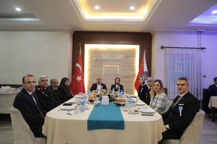 Ağrı Valisi Mustafa Koç, Polis Haftası dolayısıyla iftar programı düzenledi