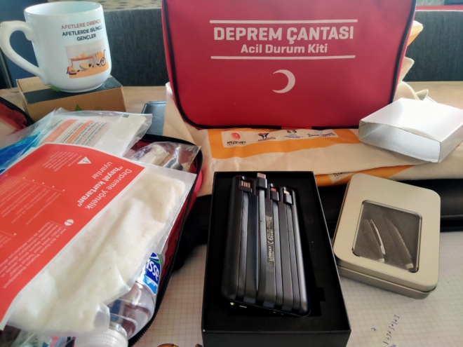 Deprem çantası ‘Acil Durum Kiti’ tanıtıldı