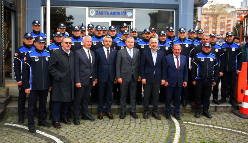 Gençlik ve Spor Bakanı Osman Aşkın Bak Rize’de bayramlaşma programına katıldı