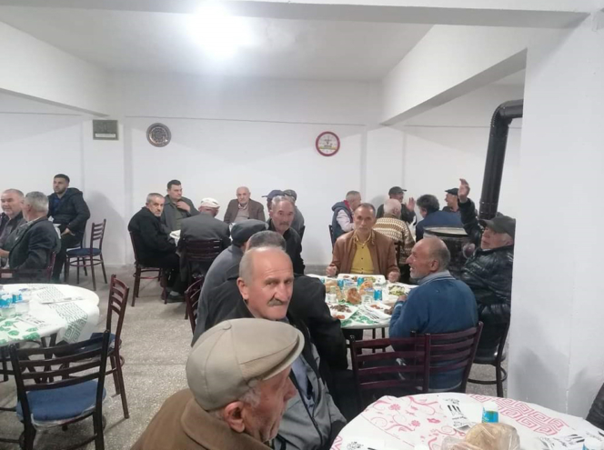 Güdül Tahtacıörencik Mahallesi Sakinleri İftar yemeğinde bir araya geldi